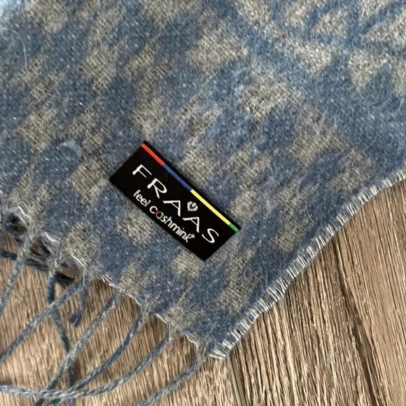 FRAAS Cashmink Scarf Blue - Picture 3 of 5
